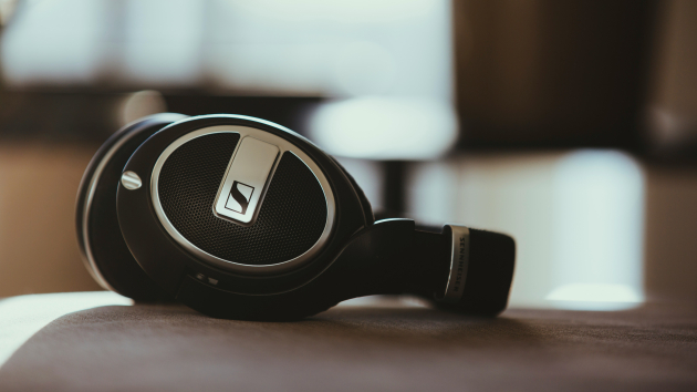 Sonova trennt sich von Sennheiser-Kopfhörern - Quelle: Chris Panas/Unsplash